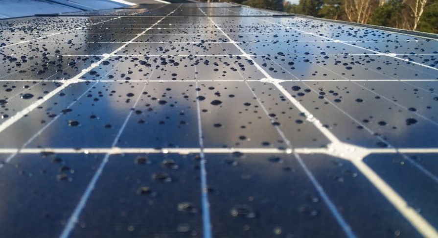 Sistema Fotovoltaico em “Dias de Chuva”